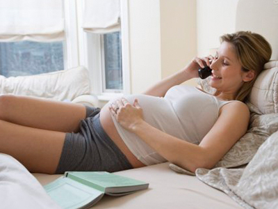 孕妇充电玩手机辐射大吗